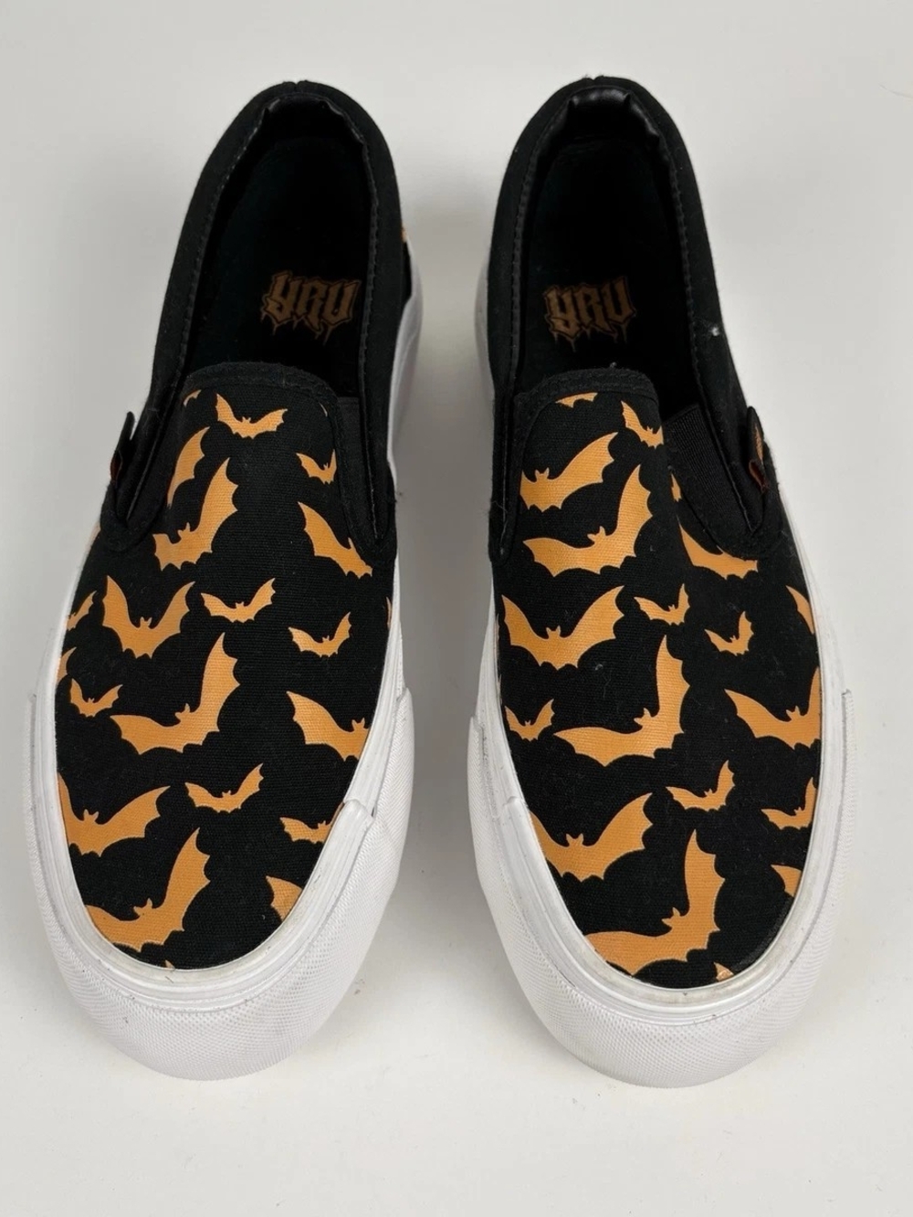 Women Black & Orange Bat Print Slip-On Shoes Size 6